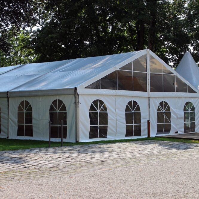 Hyr tält för ditt bröllop eller evenemang!