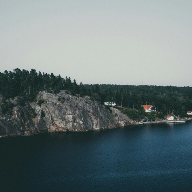 Hitta Rätt Hand: Vad Du Ska Leta Efter När Du Väljer Mäklare i Djursholm